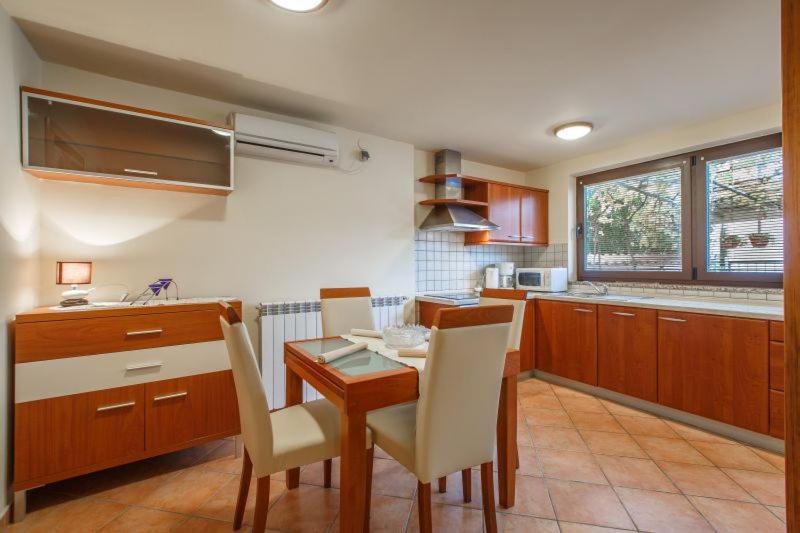 Apartmani Gilda Vrsar Bagian luar foto