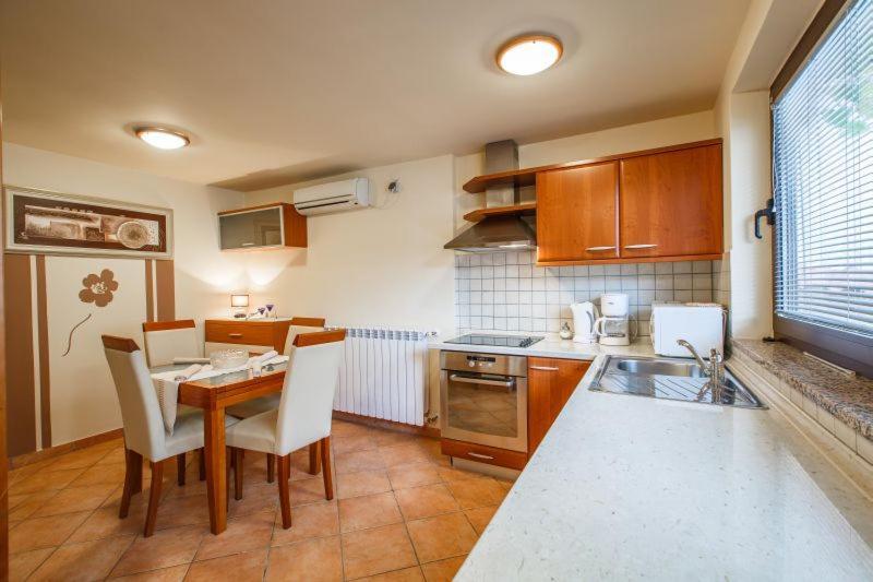 Apartmani Gilda Vrsar Bagian luar foto